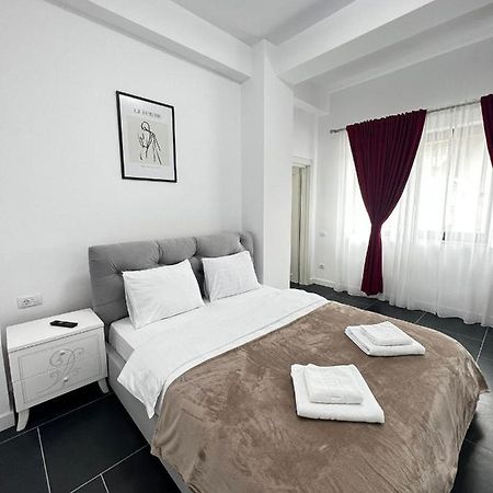 Luxury Cozy Apartments - City Center Сучеава Екстериор снимка