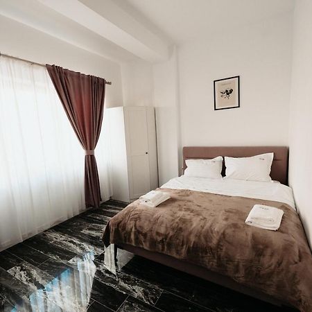 Luxury Cozy Apartments - City Center Сучеава Екстериор снимка