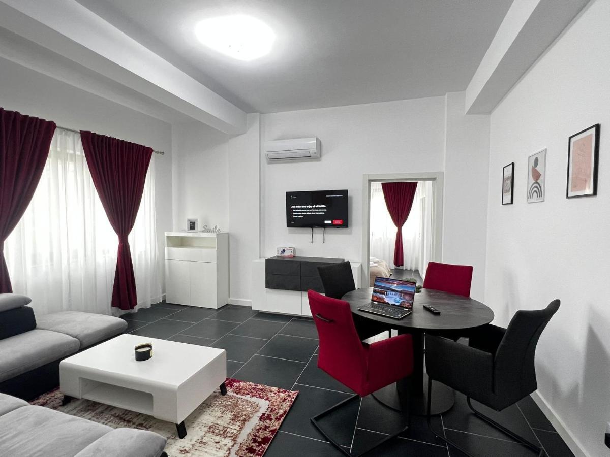 Luxury Cozy Apartments - City Center Сучеава Екстериор снимка