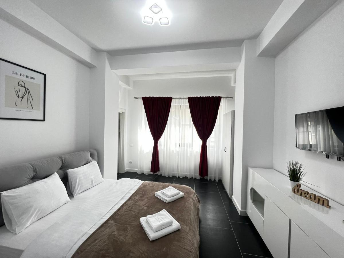 Luxury Cozy Apartments - City Center Сучеава Екстериор снимка