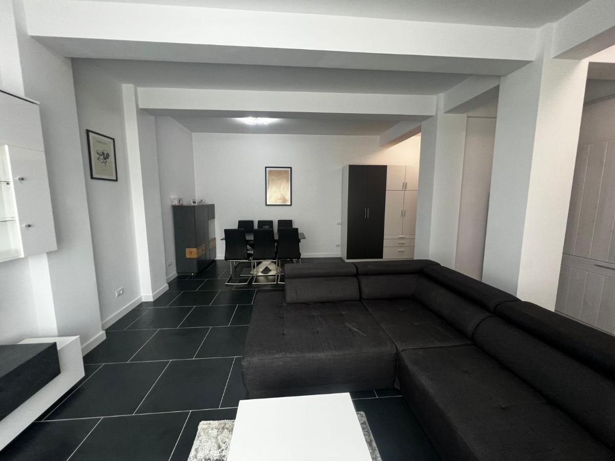 Luxury Cozy Apartments - City Center Сучеава Екстериор снимка