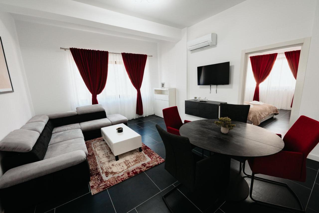 Luxury Cozy Apartments - City Center Сучеава Екстериор снимка