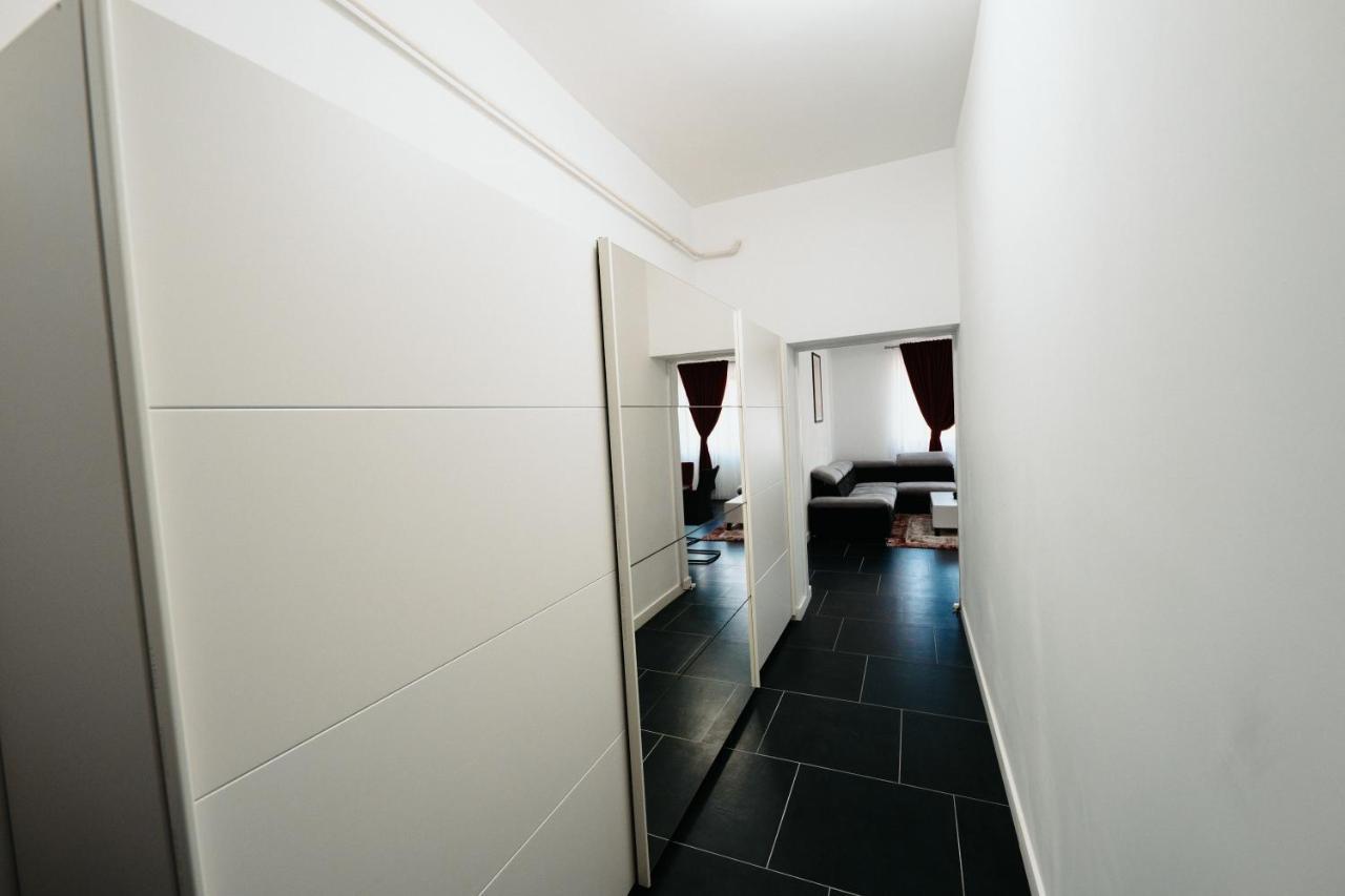 Luxury Cozy Apartments - City Center Сучеава Екстериор снимка