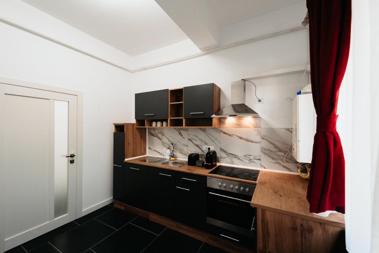 Luxury Cozy Apartments - City Center Сучеава Екстериор снимка