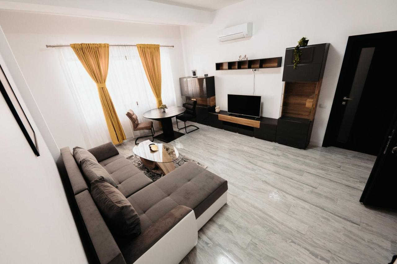 Luxury Cozy Apartments - City Center Сучеава Екстериор снимка