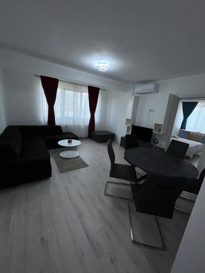 Luxury Cozy Apartments - City Center Сучеава Екстериор снимка